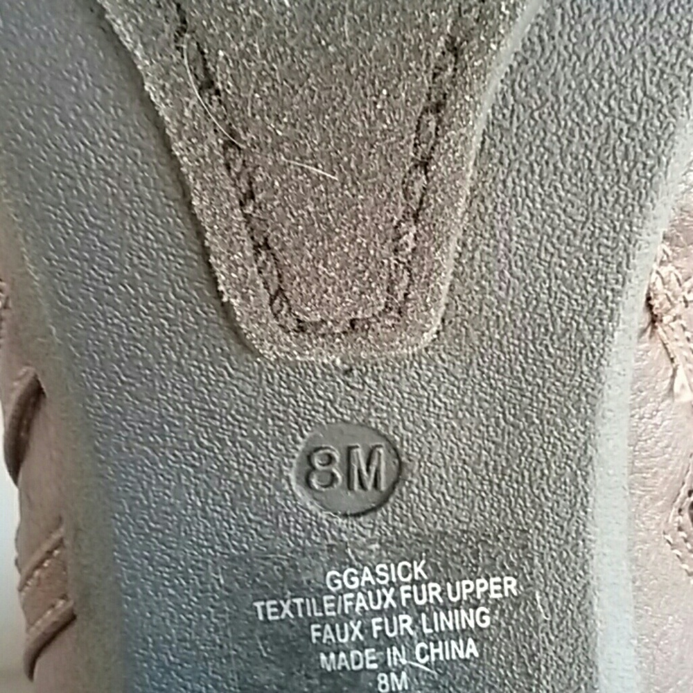 Boots - Picture 4 of 4